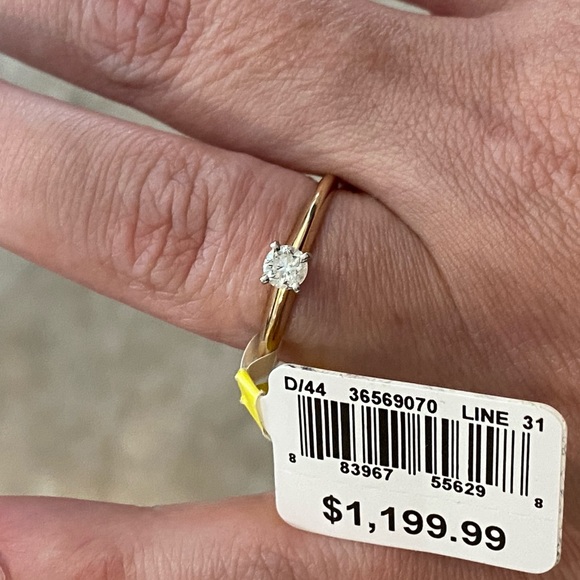 NWT diamond ring - Picture 6 of 8